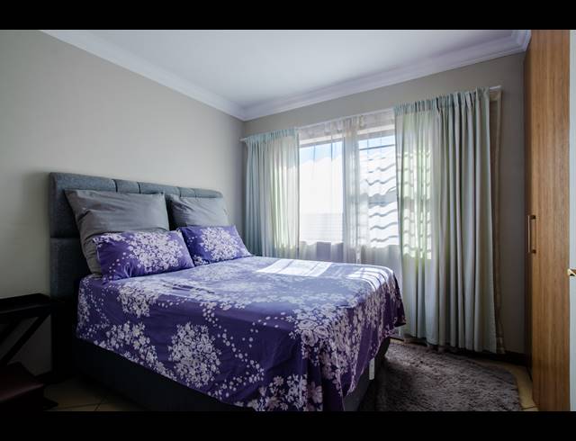 3 BEDROOM TOWNHOUSE FOR SALE IN RUA VISTA